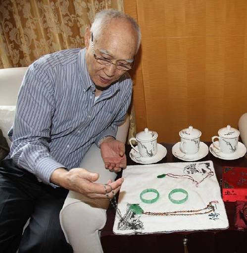 翡翠收藏持续升温传世翡翠亿元精品齐亮相  第4张