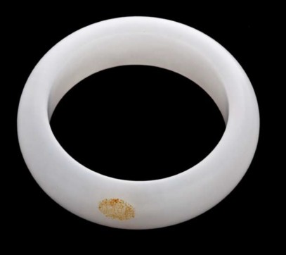 慈善拍卖预展 北京老帕敢翡翠珠宝爱心赞助  第2张