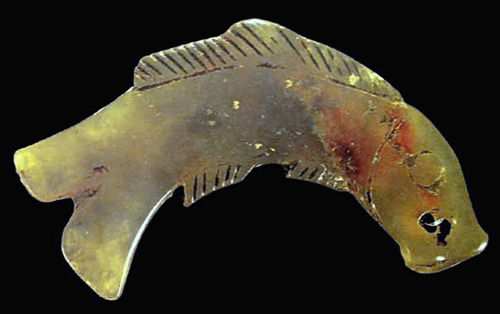 各种翡翠吊坠代表的寓意商代的鱼形玉器鉴藏  第2张