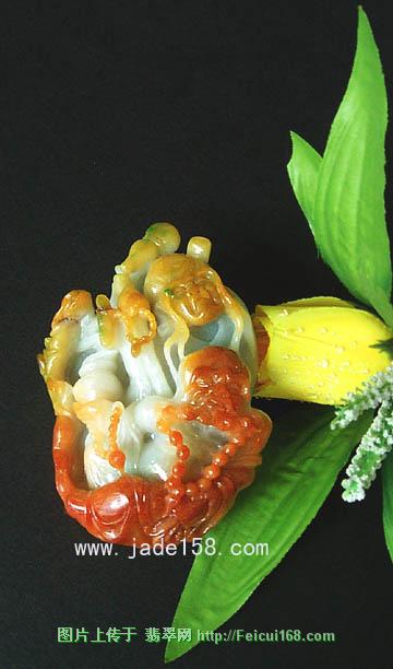 黄夹绿翡翠玩件专辑(二)--翠龙翡翠作品欣赏（组图）  第1张