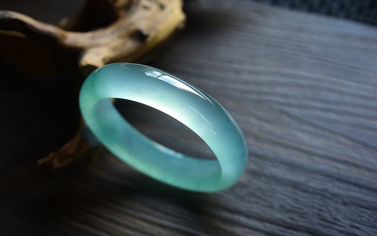 翡翠价格多少钱，怎样才能买到值钱的翡翠？  第3张