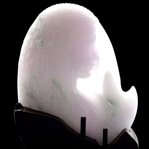 一万元左右的翡翠手镯著名翡翠雕刻大师王朝阳摆件作品欣赏：哈尼族姑娘