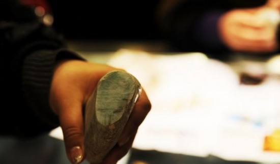 亲身经历翡翠赌石 50元切一刀  第11张