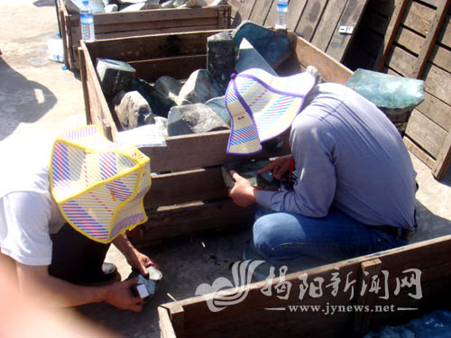 翡翠手把件貔貅阳美玉商精心备展玉文化节（组图）  第3张