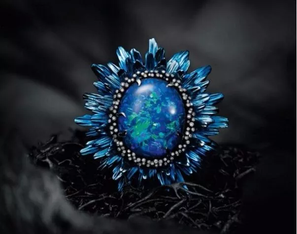 翡翠戒指镶嵌图十月能量水晶——蛋白石  第1张