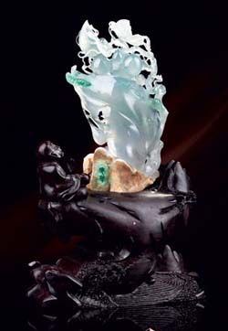 “妙俏惊奇、水种色俱佳”极品翡翠赏析（图）  第5张