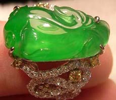 木那翡翠原石皮壳特点夏季婚饰翡翠领衔清凉风  第4张