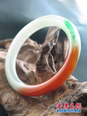 七彩云南翡翠：精品辉耀6周年  第2张