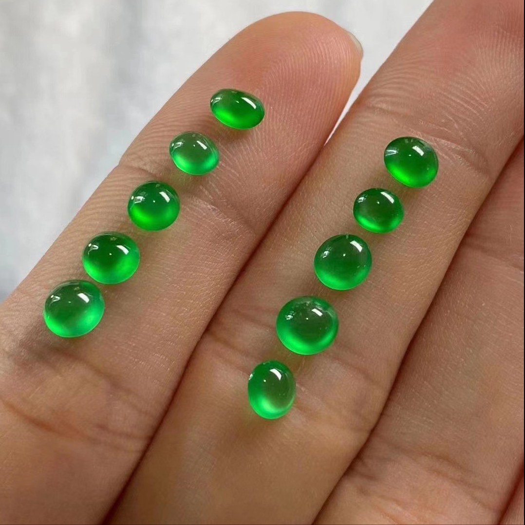 翡翠雕刻初级翡翠“小绿货”独占鳌头，究竟有什么样的魅力？让翠友格外的喜欢  第1张