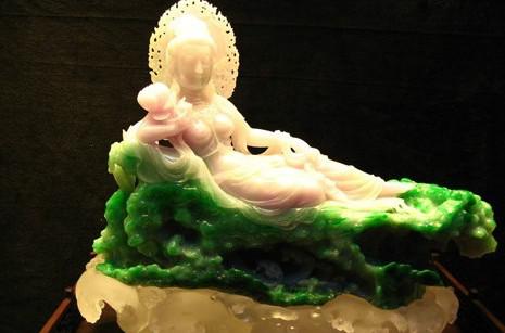 翡翠莲花的雕刻寓意  第2张