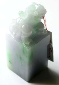 油青色翡翠手镯图片缅甸翡翠 印章 神兽的造型 美好的寓意  第1张