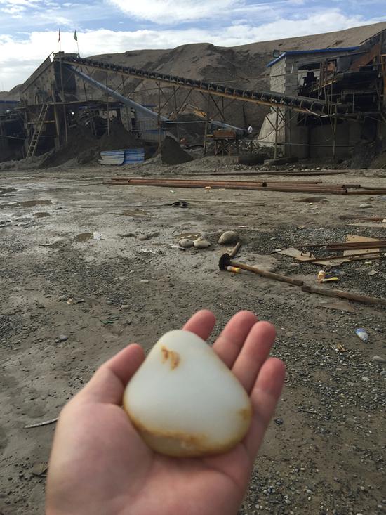 怎么样选择翡翠手镯新疆和田籽玉还会疯涨吗