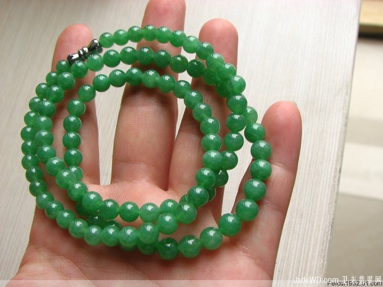 缅甸翡翠矿区可以去吗两条满绿翡翠珠链  第2张