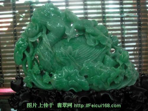在灯光下怎么看翡翠原石翡翠精品摆件欣赏(图十)  第3张