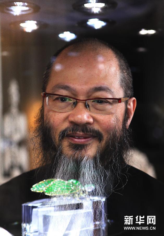 福建有翡翠原石吗巴黎古董双年展之中国翡翠珠宝欣赏  第2张