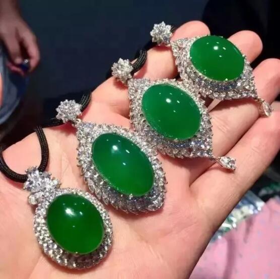 翡翠原石拍卖冰种翡翠以绿为贵，你知道绿色翡翠有哪些吗？  第3张