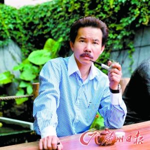 辨别真伪翡翠许鸿飞：当代翡翠 雕塑开拓者(组图)  第2张