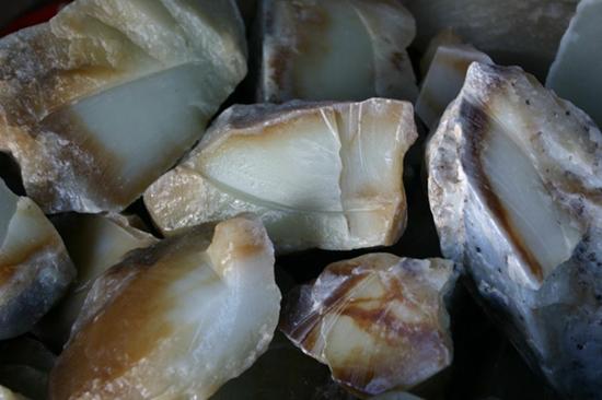 吉林首次发现可采百年高硬度玉矿  第2张