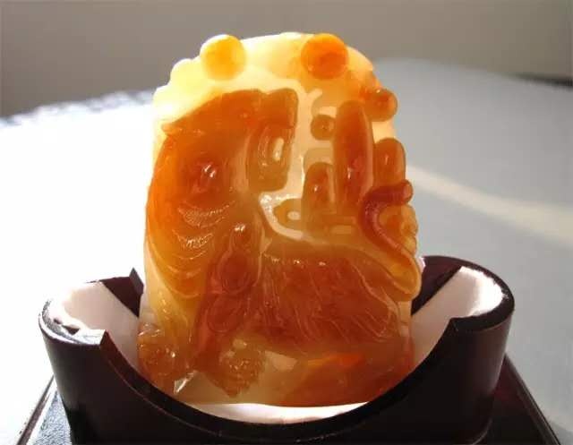 “红翡绿翠紫为贵”，黄翡没有欣赏价值？  第8张