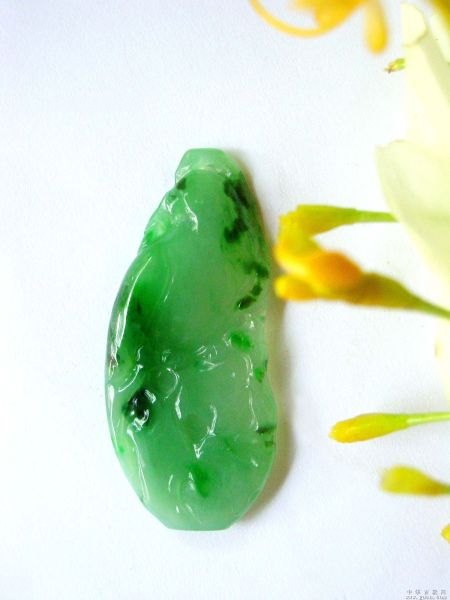 翡翠手镯有问线小众理财看准玉石 10年价格上涨千倍  第2张