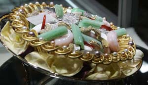 1.2亿元天价帝王绿翡翠观音亮相太原(组图)  第4张