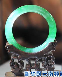 如果选翡翠挂件德宏珠宝玉石制品在泛亚石博览会上倍受青睐  第3张