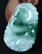 翡翠挂件 尽显古香古韵  第2张