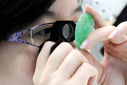 重金收藏翡翠珍宝19年 竟是填充染色低价品  第2张