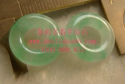 翡翠手镯鉴赏视频冰种和玻璃种翡翠原石成为2011年收藏新宠  第2张