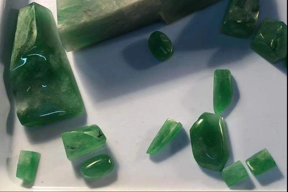 翡翠雕刻初级翡翠“小绿货”独占鳌头，究竟有什么样的魅力？让翠友格外的喜欢  第2张