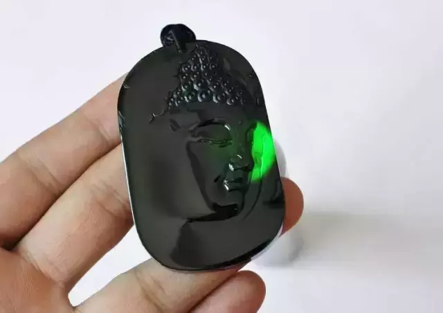 正阳绿、秧苗绿、奶奶绿、晴水绿，翡翠有多少种绿？  第18张