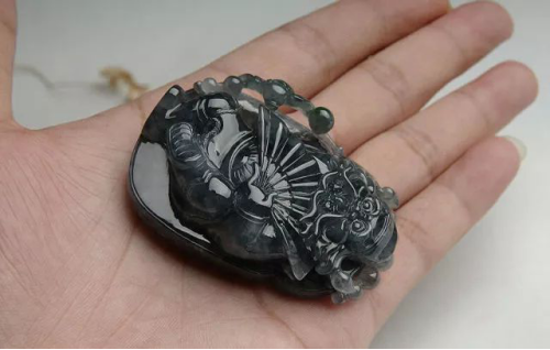 这种翡翠又脏又丑，居然卖到15000000  第15张