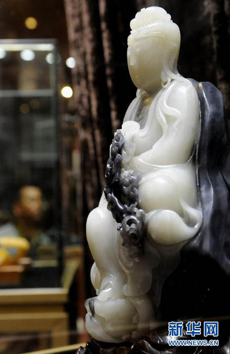 翡翠原石怎麽批发“2011首届云南玉雕大师作品展”在昆明开幕组图  第3张