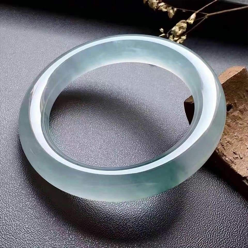 终于搞清楚，1千块和1万块的翡翠差别在哪？  第7张