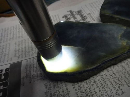 这种翡翠又脏又丑，居然卖到15000000  第3张