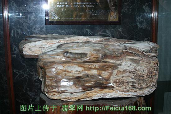 缅甸翡翠加工记者参观瑞丽玉石市场 体验玉石诱惑 组图一 第5张