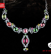 晴水飘花翡翠手镯把传奇珠宝镶嵌在爱的岁月?鑫荟珠宝典藏展（组图）  第2张