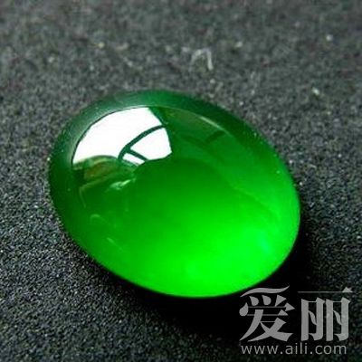 翡翠10年增值20倍 满色玉镯价值千万组图  第4张