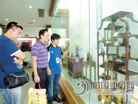 国庆长假看奇石收藏展(图)  第2张