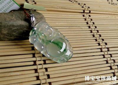 别人的翡翠能买吗玻璃种翡翠笑佛挂件 清澈通透彰显玉之圣洁  第2张