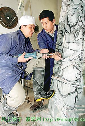 佩戴翡翠原石什么寓意鬼斧神工碧玉裁?记中国工艺美术大师崔奇铭(图)  第6张