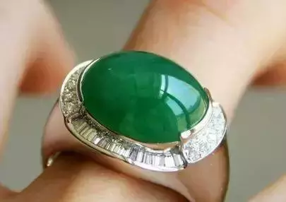 正阳绿、秧苗绿、奶奶绿、晴水绿，翡翠有多少种绿？  第14张