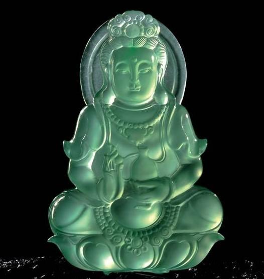 翡翠购买细数世间罕见的翡翠极品 教你鉴别顶级翡翠真容  第12张