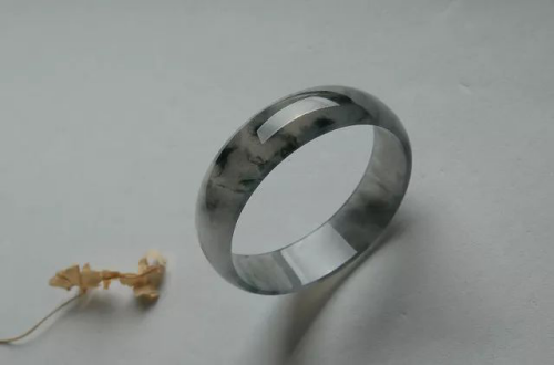 这种翡翠又脏又丑，居然卖到15000000  第11张