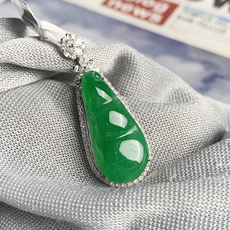 为什么翡翠可以这么五彩缤纷，它的颜色都是怎么来的？  第4张