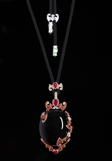 翡翠中的小万是多少钱近赏翡翠奢华内涵  第2张