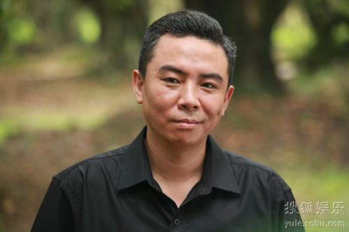 福大福翡翠手镯《翡翠传奇》热拍 白红标演绎民国版“腹黑男”  第2张