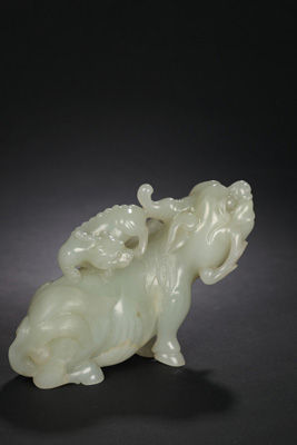 戴翡翠平安扣的好处明清白玉动物雕件亮相东正秋拍  第2张