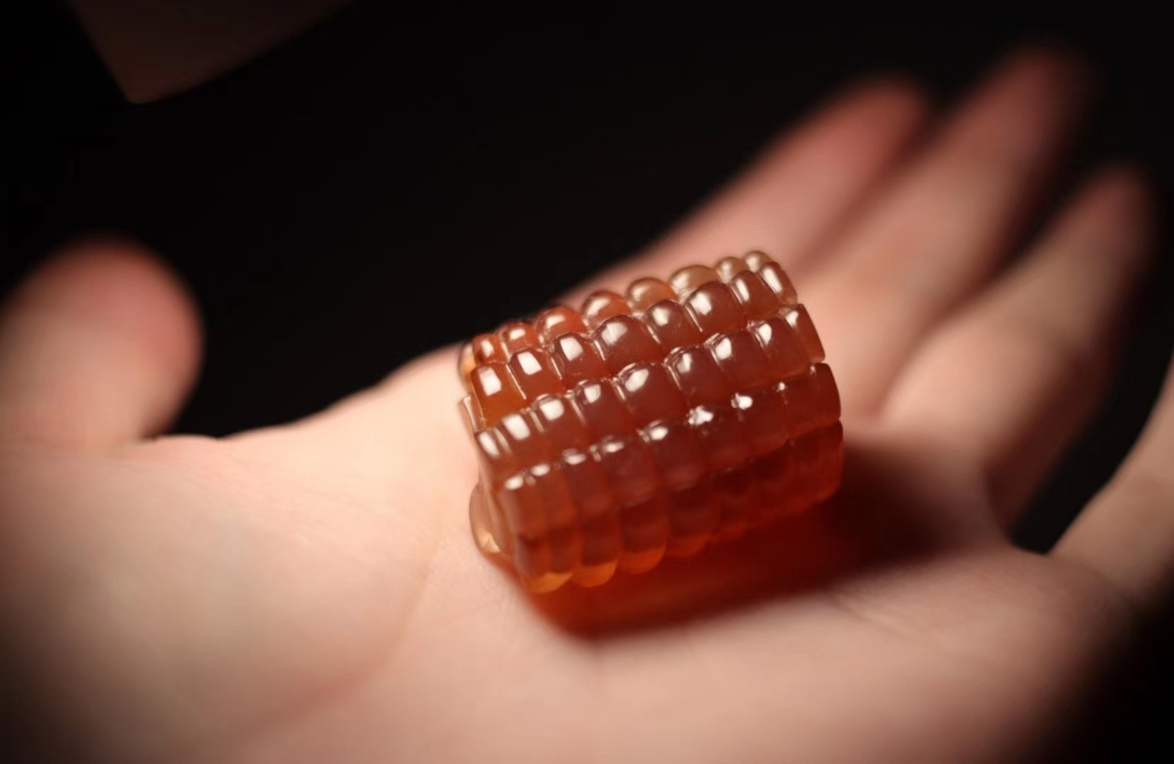 阿拉善沙漠上的糖心玛瑙，雕刻之后太有意思了，真想一口吃掉  第6张