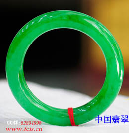 阳绿翡翠戒指价格查询三八妇女节 年年翡翠有新意  第3张